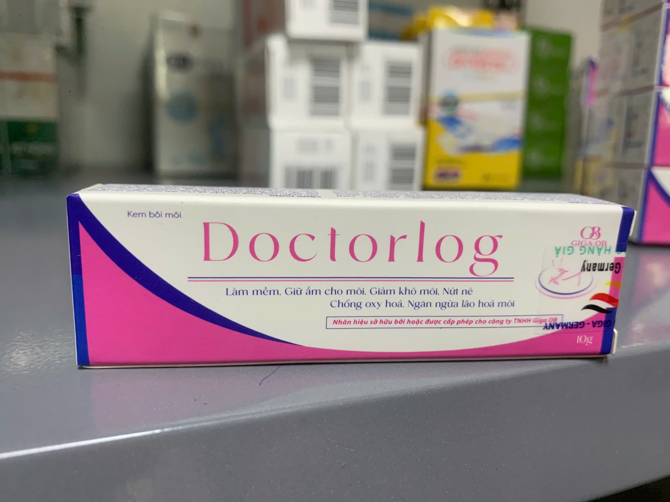 Kem bôi môi Doctorlog-giga